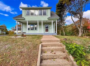 186 Dufferin St, Bridgewater, NS B4V 2G7