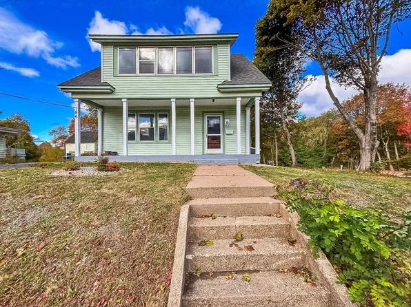 186 Dufferin St, Bridgewater, NS B4V 2G7