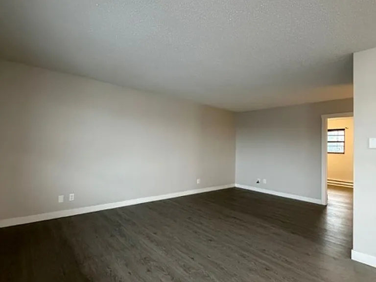 1735 Macauley Ave — Photo 5
