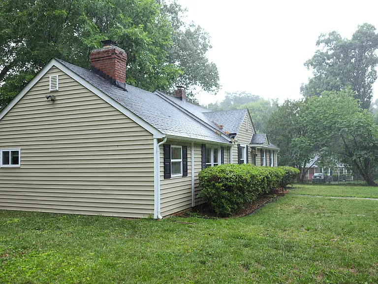 7902 Woodman Rd — Photo 24