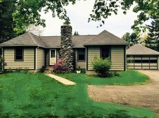 3 Hemlock Dr, Ipswich, MA 01938