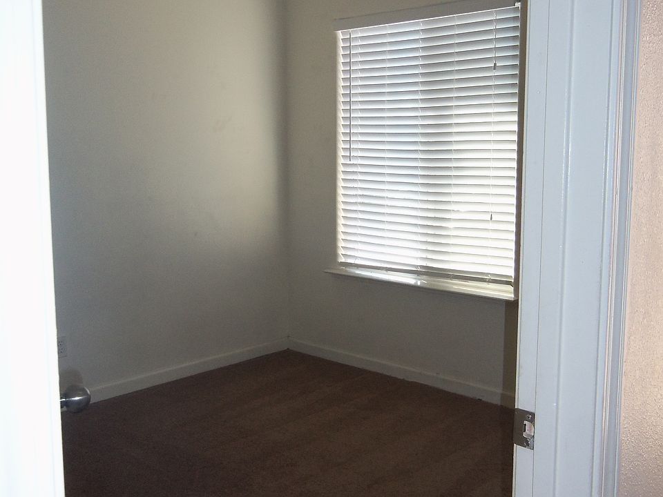 2nd image of 4744 W Clinton Ave