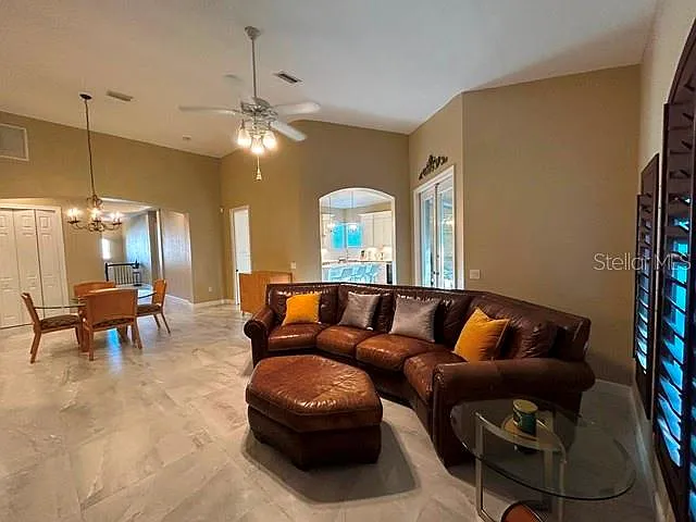 4 bed, 3.5 bath, 2719 sqft, $6,800 — Photo 3