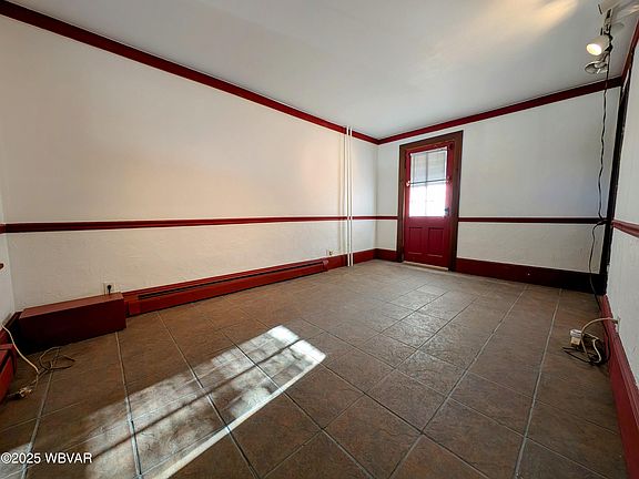 5th image of 947 Hepburn St