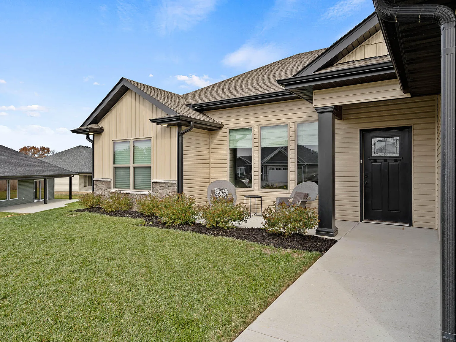 3 bed, 2.0 bath, 1535 sqft, $1,950 — Photo 2