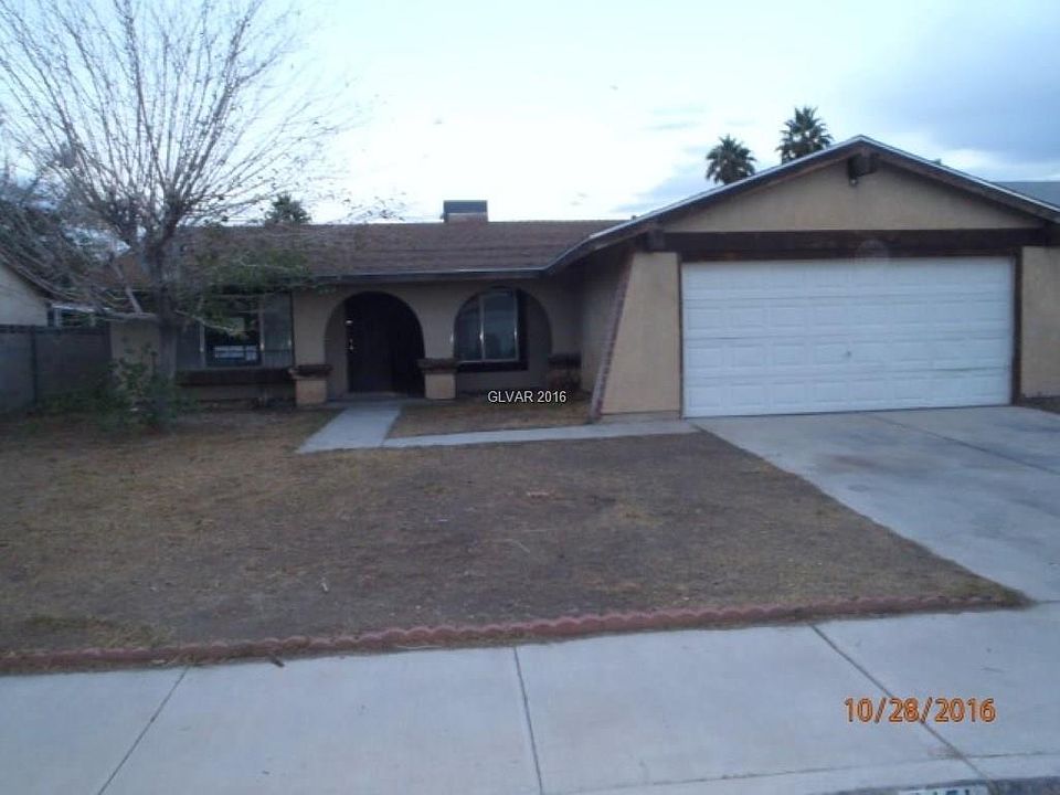 1st image of 2471 Oak Glen Way