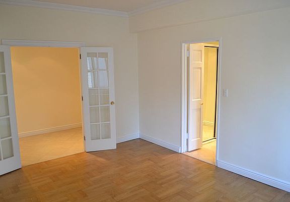 3rd image of 60 W 57th St APT 9G