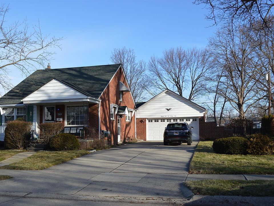 1st image of 21629 Trombly St