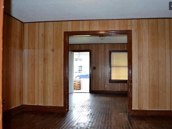3rd image of 408 SW 44th St