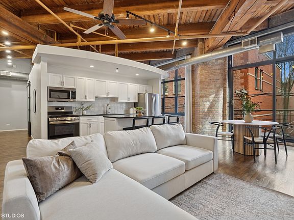 5th image of 2300 W Wabansia Ave APT 237