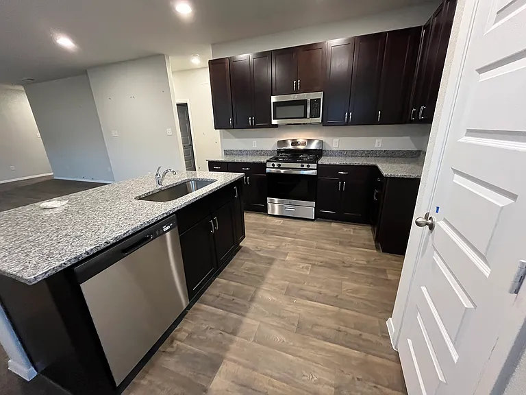 5228 Lomasso Dr — Photo 3