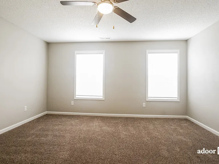 2415 Woodfield Blvd — Photo 12