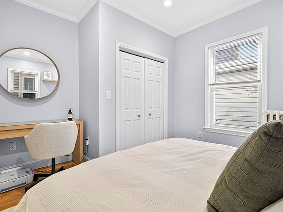 5th image of 1576 Cambridge St #11