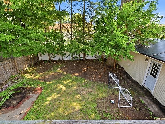 5th image of 15 Rhodes Ave