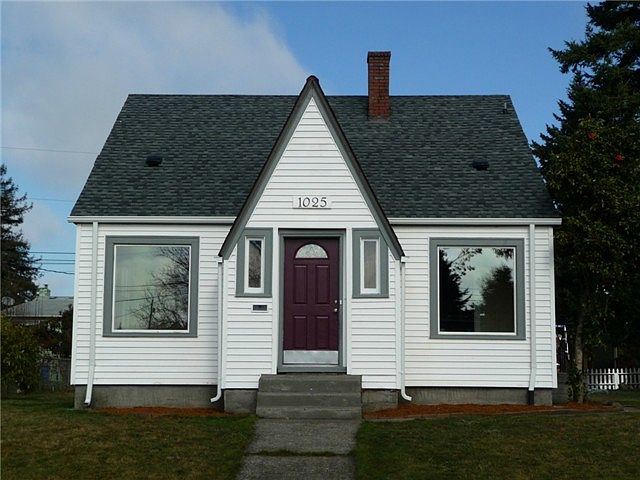 1st image of 1025 E 57th St