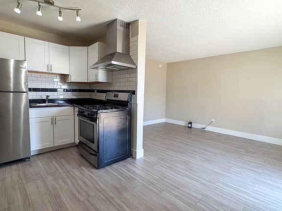 4th image of 3635 College Ave #19