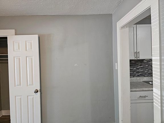 5th image of 725 N Denny St
