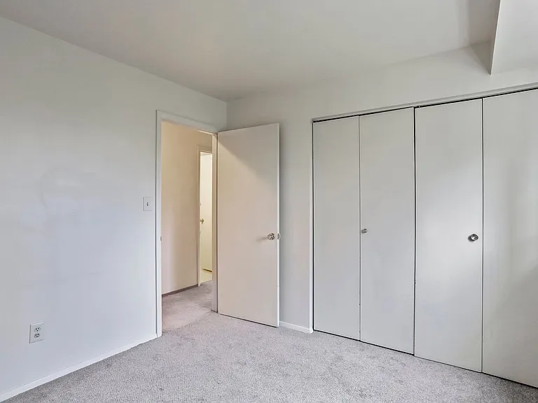 620 6th Ave #102 — Photo 13