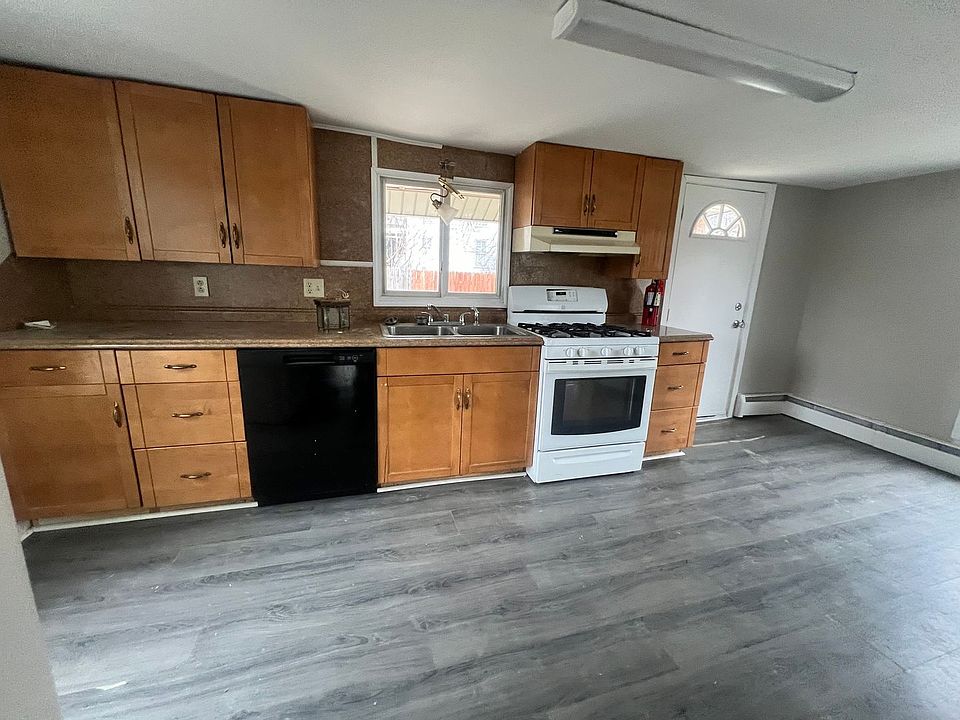 2nd image of 349 4th Ave