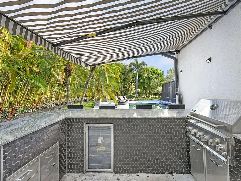 15700 Carrera Ln — Photo 33