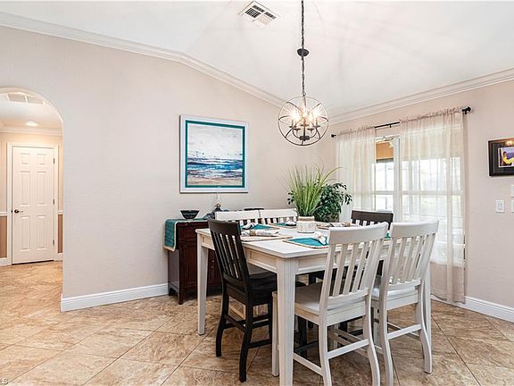 3rd image of 332 Spider Lily Ln