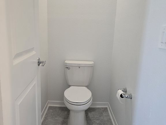2nd image of 906 Cattleman St