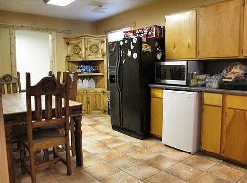 4th image of 8493 Hines Ln