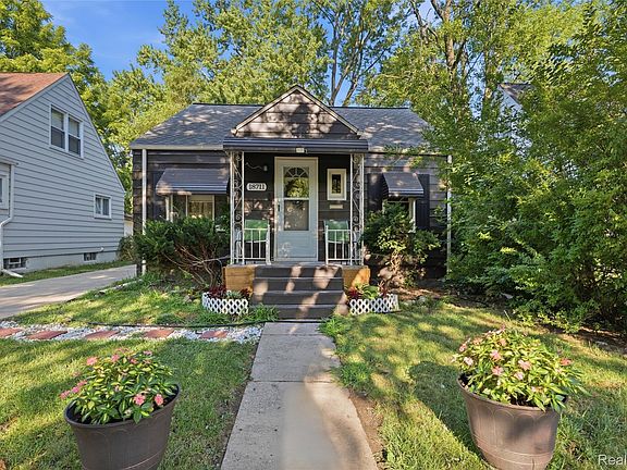 2nd image of 18711 Dalby St