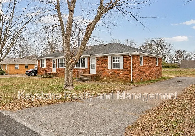 109 Holley Dr #B — Photo 1