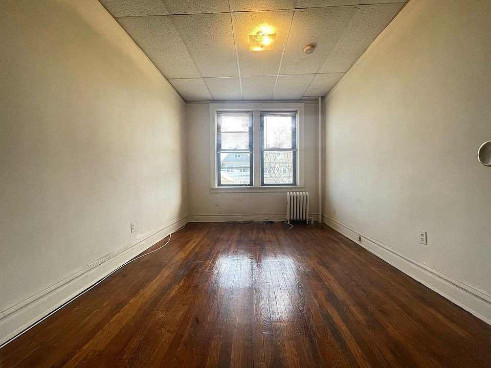 2nd image of 1111 Kennedy Blvd #22E