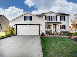 1147 Bluejay Dr, Bowling Green, OH 43402