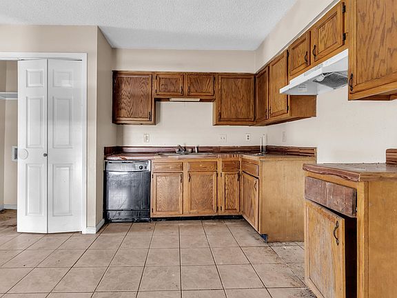 5th image of 480 Elmfield Cv