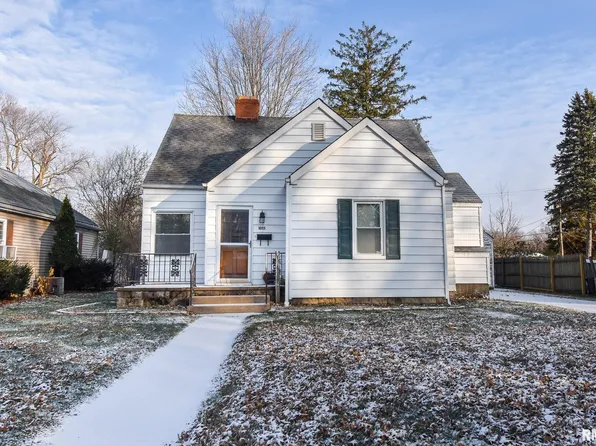 1015 E Adams St, Washington, IL 61571