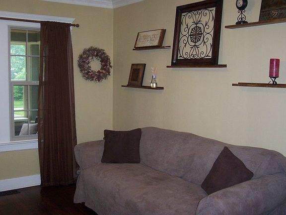 Beautifu Decor and Move in Perfect