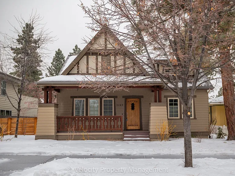 2469 NW Sacagawea Ln — Photo 2