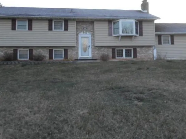 575 Oxford Rd, New Oxford, PA 17350