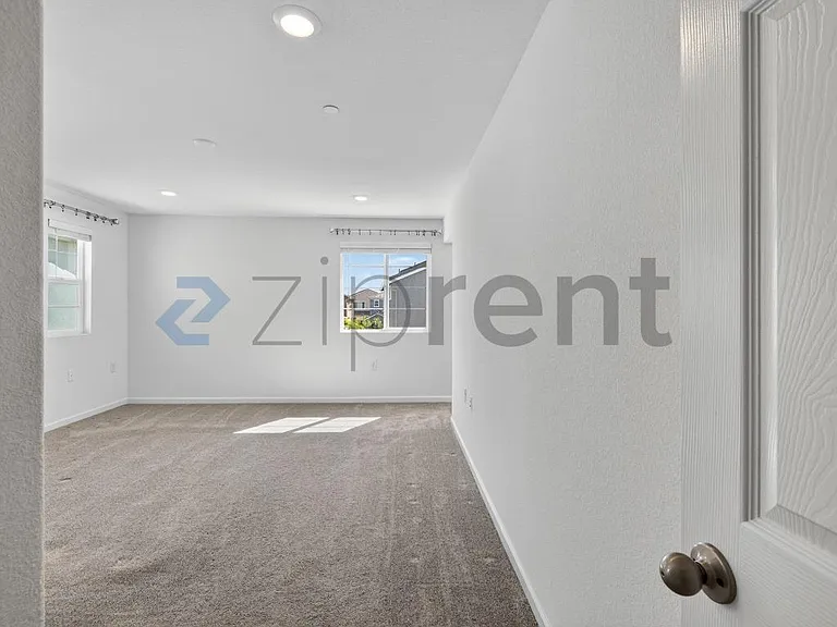 580 Rosedale Way — Photo 26