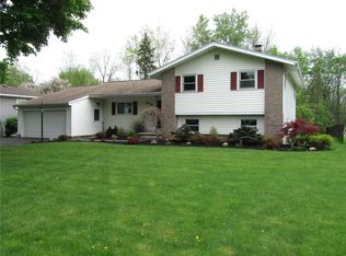 65 Fairhill Dr, Rochester, NY 14618