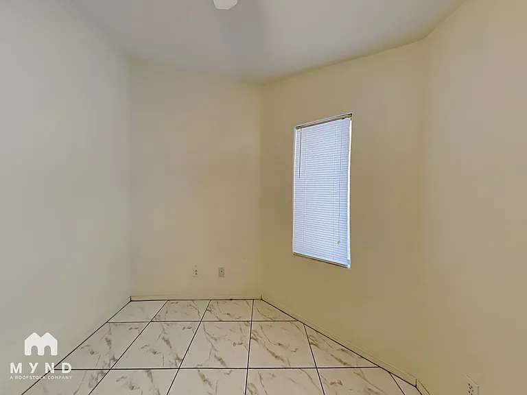 6375 Strongbow Dr — Photo 24