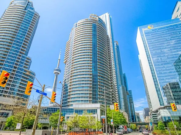 8 York St #611, Toronto, ON M5J 2Y2