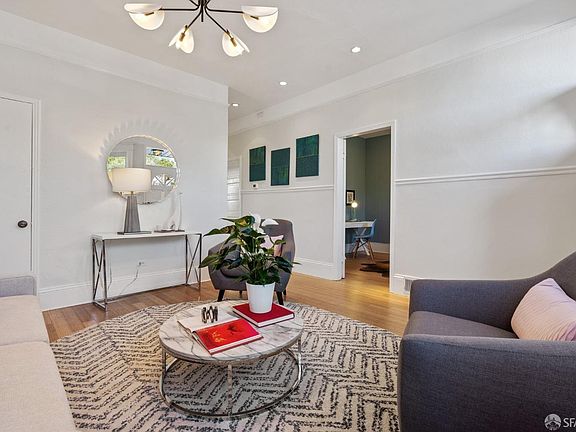 5th image of 253 Theresa St