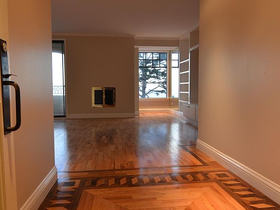 3rd image of 990 Green St