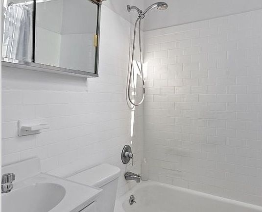 5th image of 26 Gramercy Park S APT 9G