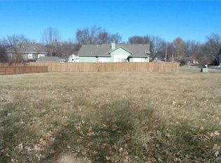 20866 Poplar Ct, Spring Hill, KS 66083