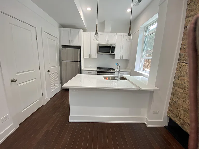 3198 N Milwaukee Ave — Photo 1