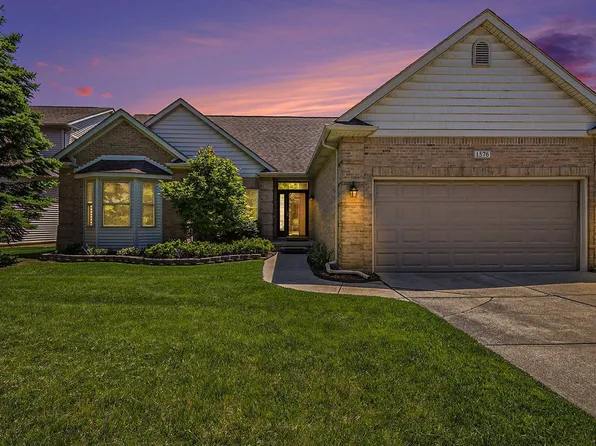 1576 Club House Ct, Pontiac, MI 48340