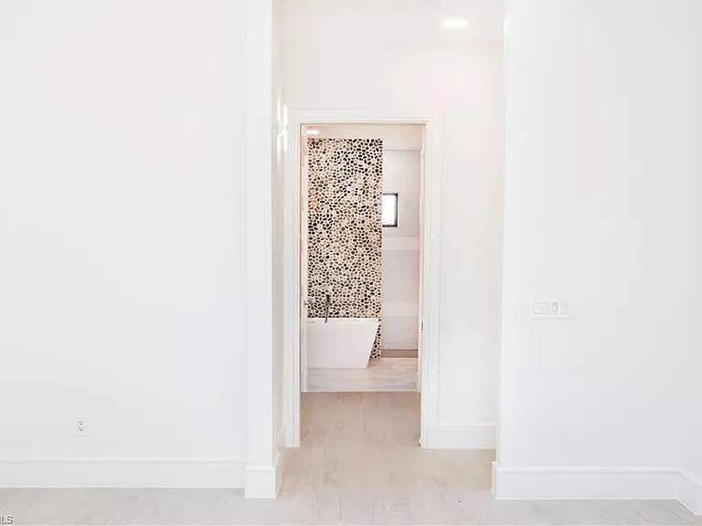 231 Legacy Ct — Photo 24