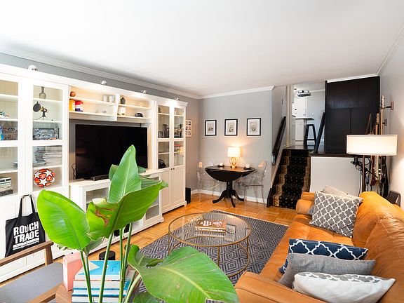 4th image of 435 E 86th St APT 2D