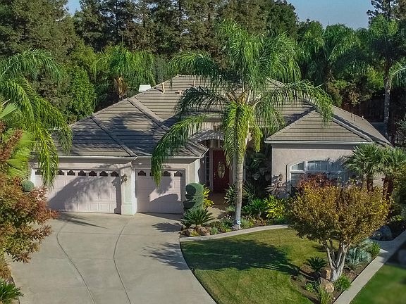 3rd image of 1822 N Salierno Ct