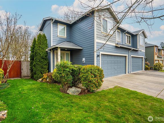 2nd image of 2149 Pleasanton Court SE